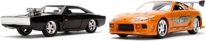 Kovové tělo, gumové pneumatiky