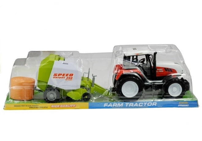 Velký zemědělský traktor s balírnou