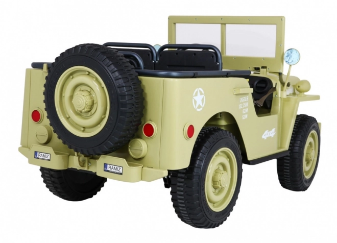 Retro vojenské auto pro děti s 4x4 pohonem, místem pro 3 a EVA kola