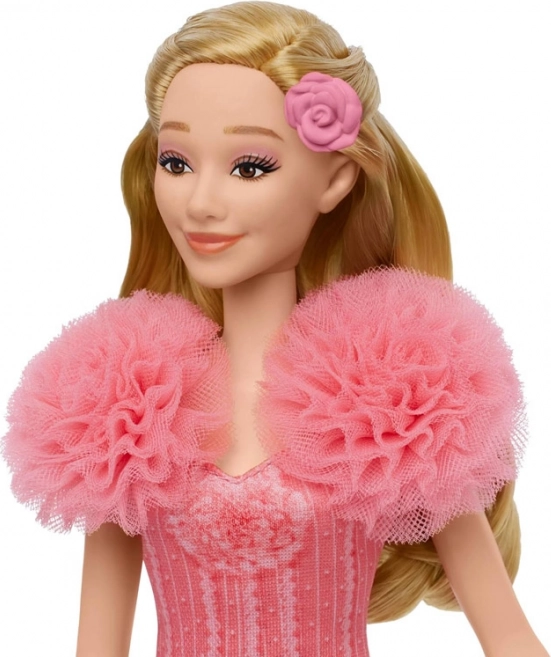 Zpívající panenka Glinda z filmu Wicked s písní "Popular"