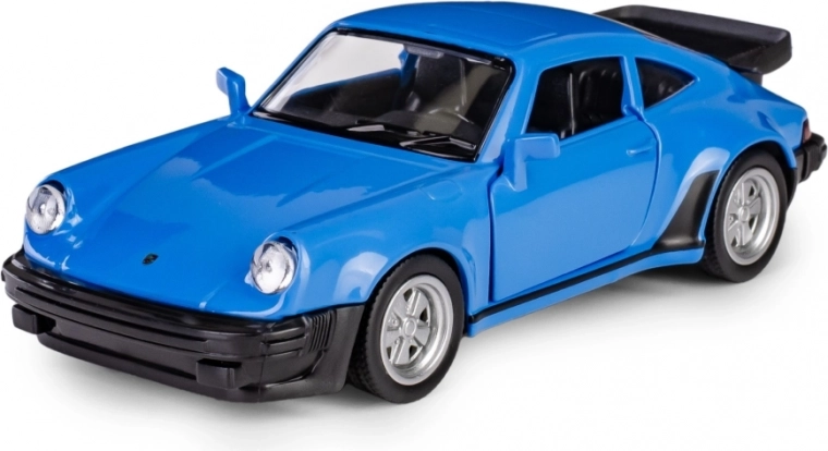 Otevírací dveře a propracovaný interiér