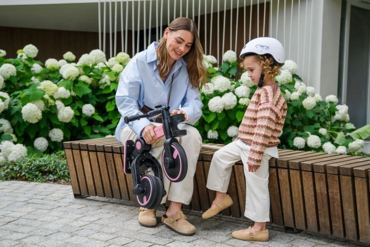 Skládací rám a řídítka na jedno tlačítko