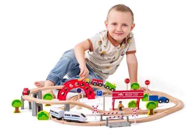 Woody vláčkodráha s elektrickou soupravou