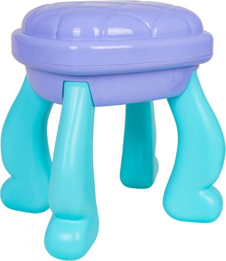 Praktické úložné prostory a stabilní stolička