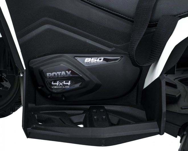 Maverick ATV bílý