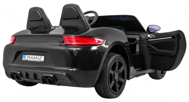 Perfektní elektrické auto pro dvě děti s nafukovacími koly