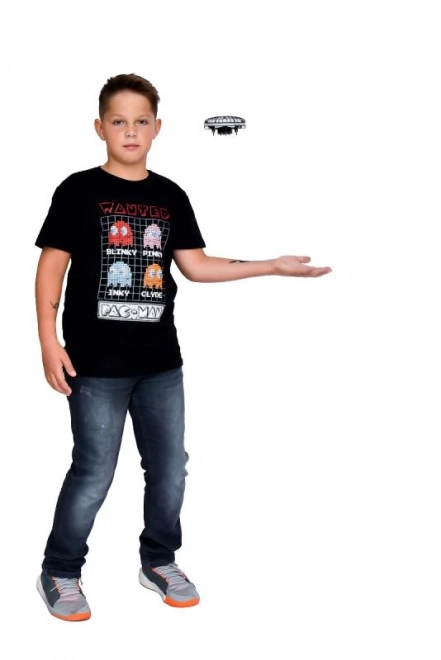 Svítící levitující ufo