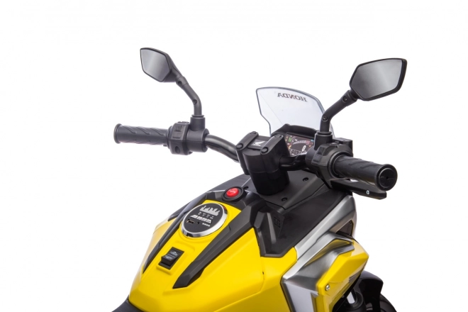 Motocykl Honda NC750X žlutý
