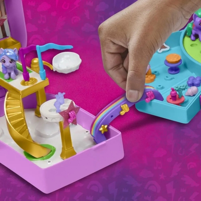 Sada figurek My Little Pony Mini World Magic Compact Town Zephyr Hills