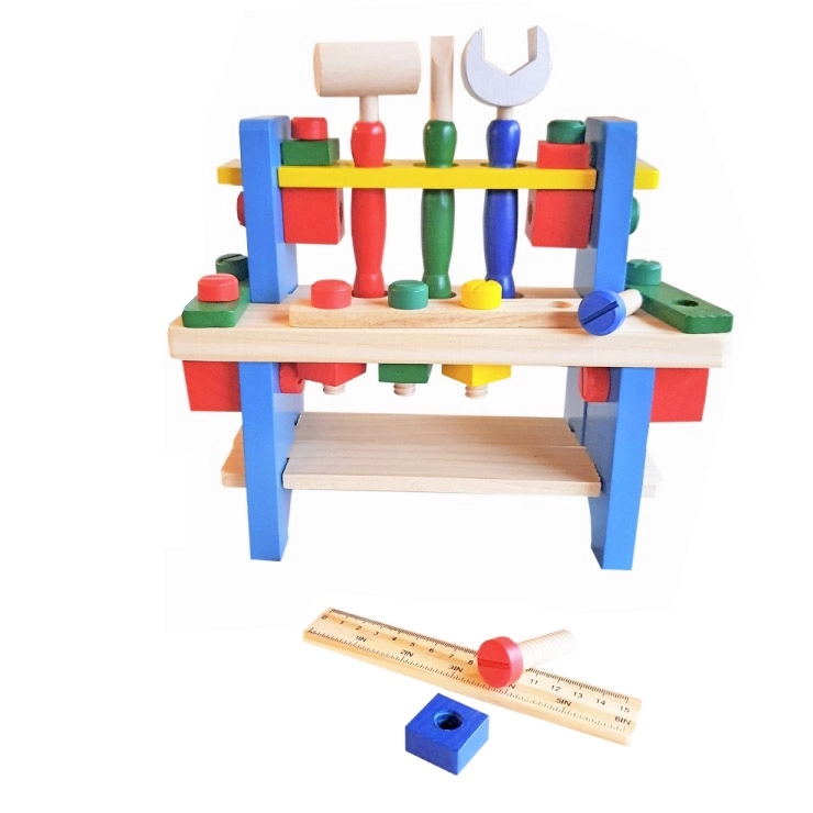 dřevěná sada nářadí ve stojanu pro malé kutily