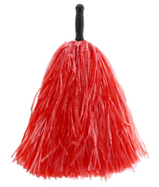Červený cheerleadingový pompon s černou rukojetí