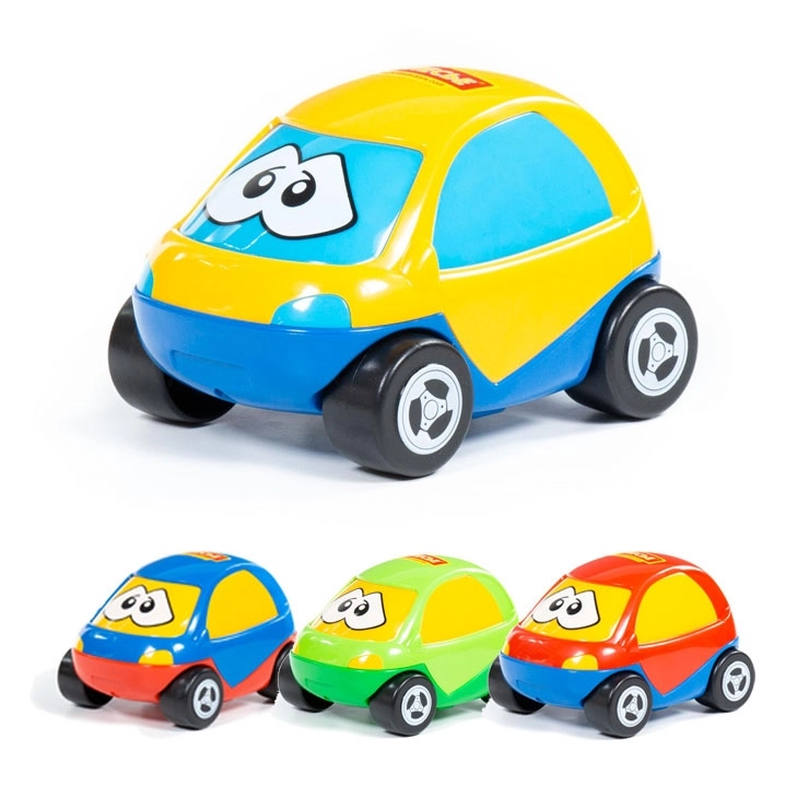 Malé plastové autíčko s očima pro batolata