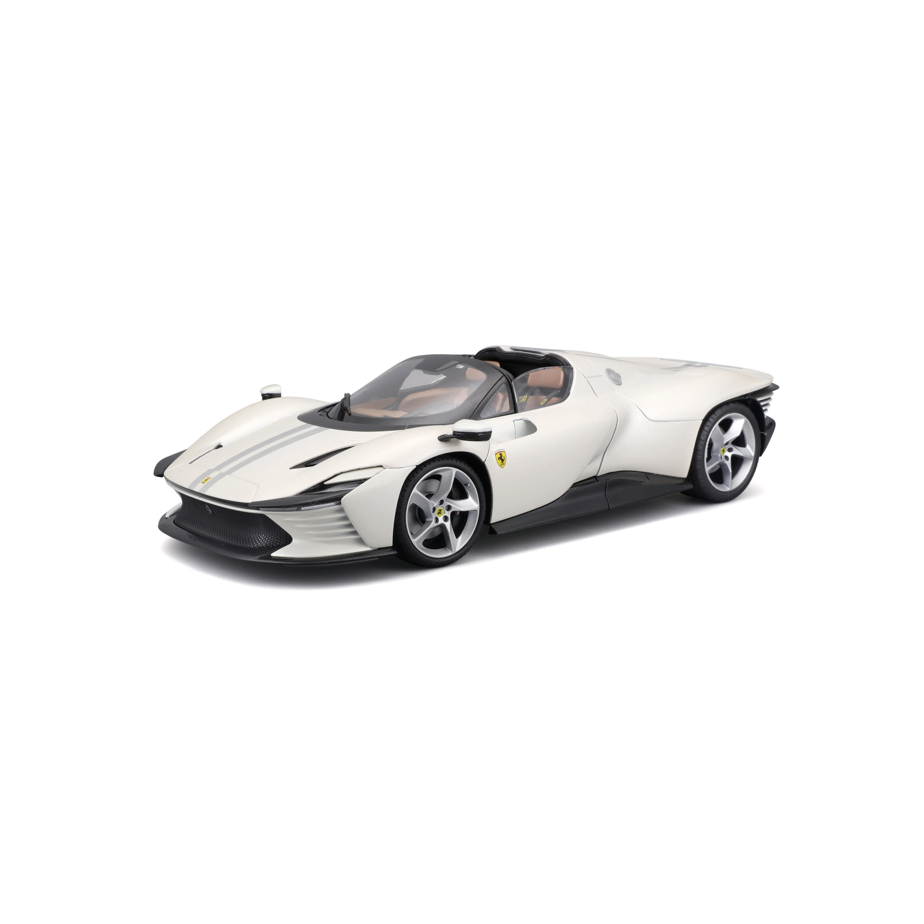 Levně Bburago Ferrari Daytona SP3 1:18 bílý model auta