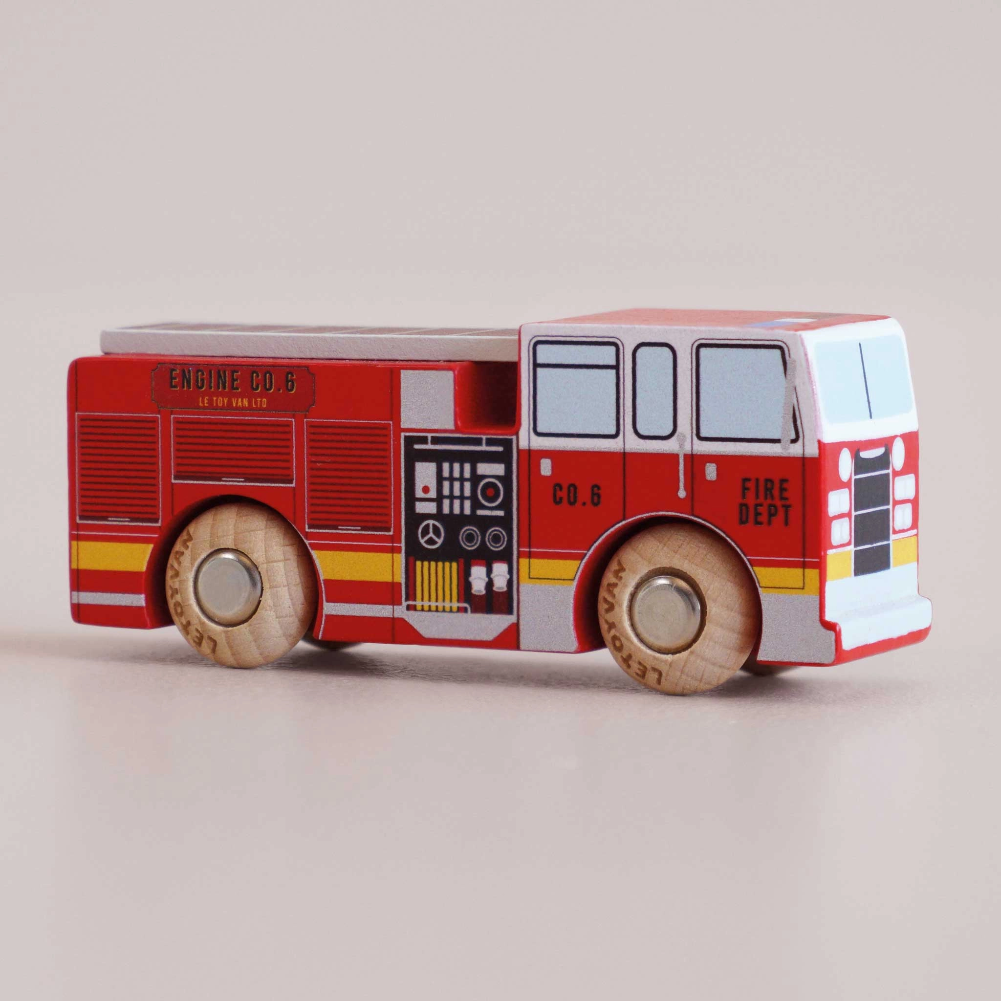 Le Toy Van Dřevěné hasičské auto Quinn
