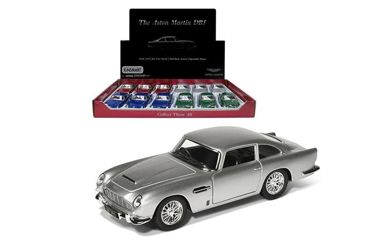 Model auta Aston Martin DB5 z roku 1963
