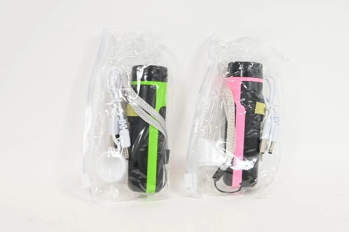 Nabíjecí kovová USB svítilna