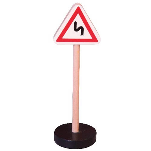 Babu dřevěná dopravní značka Pozor zatáčky