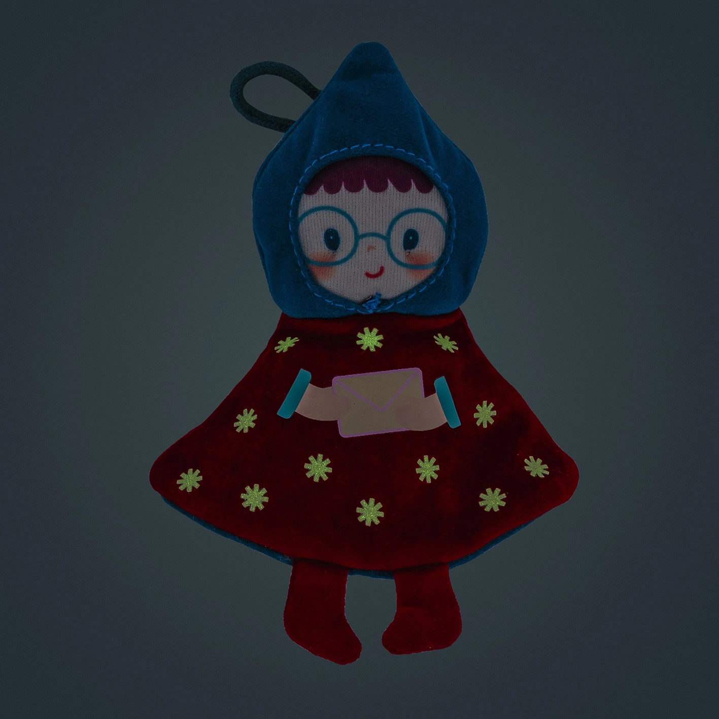 Lilliputiens - vánoční plyšová dekorace - červená elfka Lilli