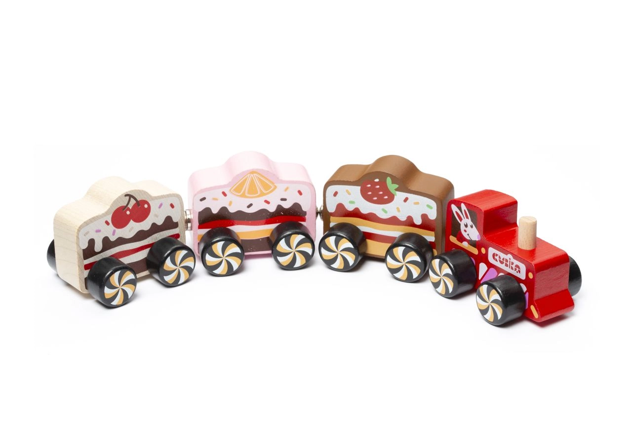 Levně Cubika 15382 Vlak Cakes dřevěný vláček s magnety 4 díly