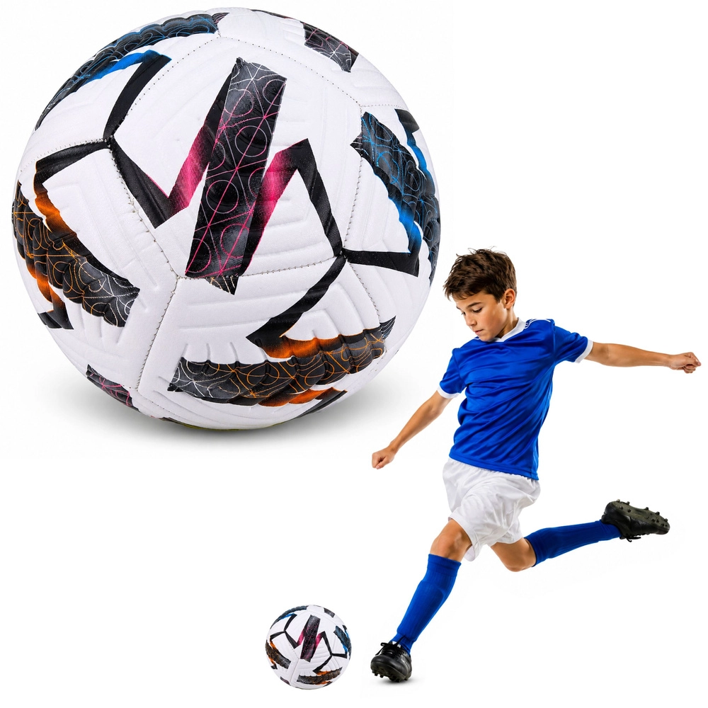 Tréninkový fotbalový míč velikost 5, bílý s barevným vzorem (22 cm)