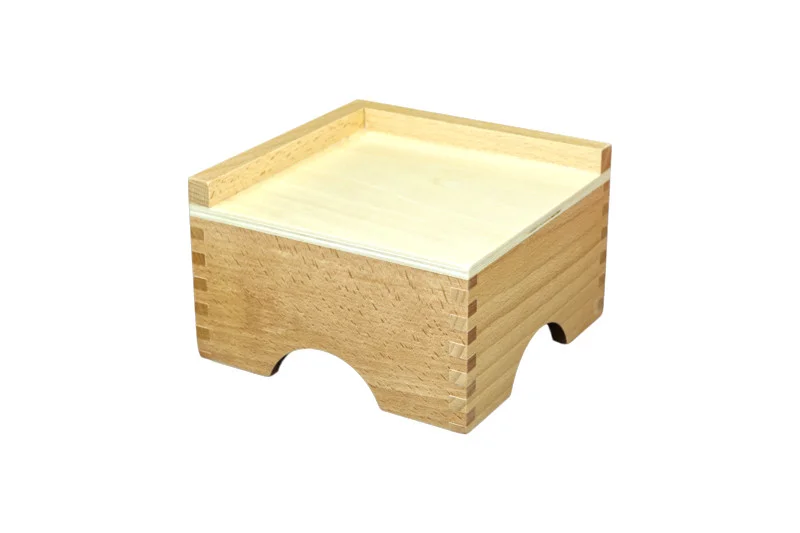Moyo Montessori podstavec pod růžovou věž