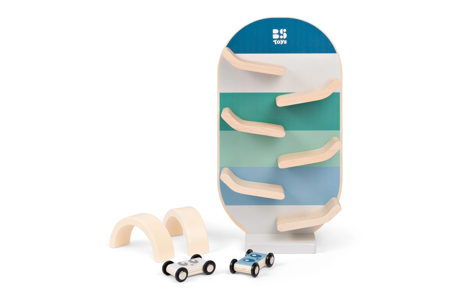 dřevěná autodráha s autíčky a oblouky