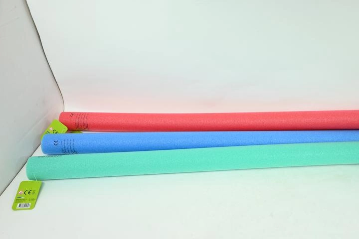 Plavecký nudle z pěny 135 cm (3 barvy)