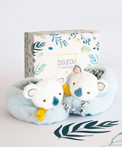 Doudou et Compagnie Sada prvních botiček koaly Yoca s chrastítky