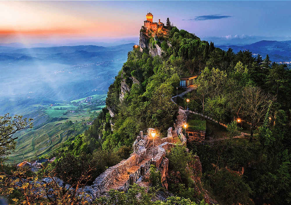 Levně Trefl puzzle Premium Plus Photo Odyssey: Cesta, San Marino 1000 dílků