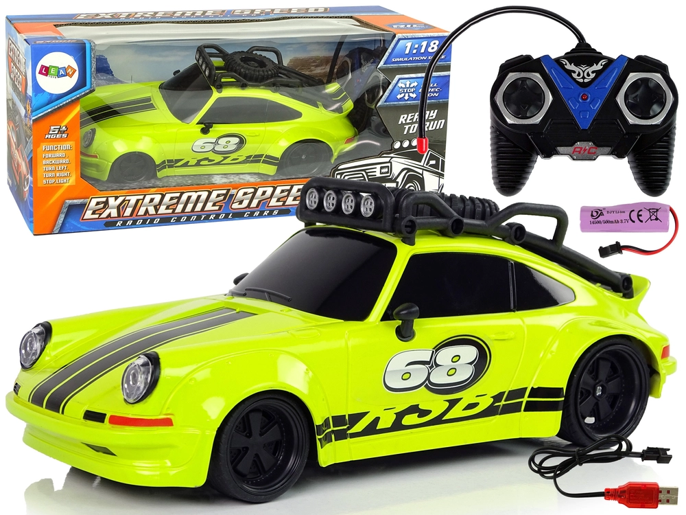 RC sportovní auto 1:18 se střechovým nosičem a náhradním kolem