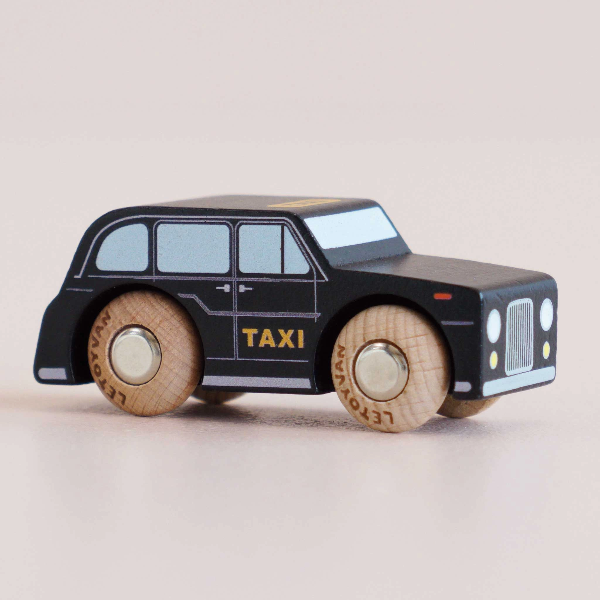 Le Toy Van Dřevěné autíčko Bertie