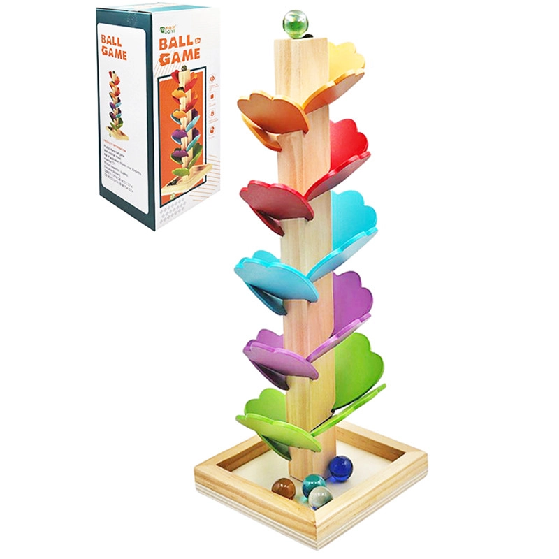 Dřevěná kuličková dráha věž