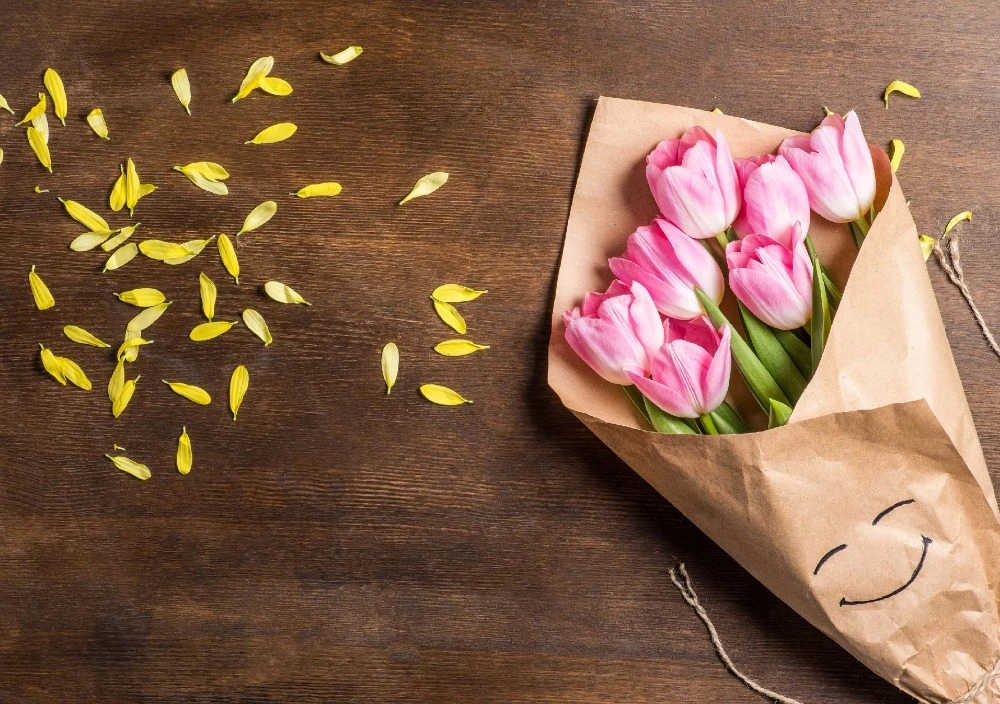 Barevná obálka C6 s motivem tulipánů