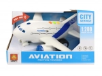 Letadlo 1:200 se setrvačníkem, světlem a zvukem