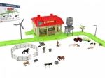 Sada domácí farma se zvířaty a traktorem