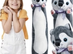 Plyšový pes husky 70 cm KRUZZEL – dlouhá mazlivá hračka a polštář
