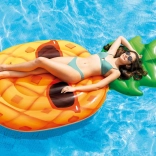 Nafukovací matrace ve tvaru ananasu