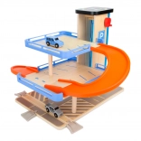 Small foot dřevěná patrová garáž s výtahem