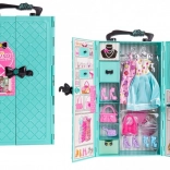 Modrá šatní skříň s oblečky a doplňky pro panenky