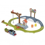 thomas & friends sada doručení barvy – motorizovaná vláčkodráha s jeřábem
