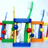 Stojánek na zubní kartáček s přesýpacími hodinami HESS