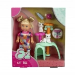 Panenka Evička s kočičím škrabadlem