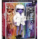 Panenka Shadow High Dia Mante s kosmetikou a kávou