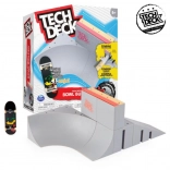 Tech Deck Bowl Builder fingerboard set s rampou a skateboardem