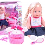 roztomilá panenka s copánky a růžovým batůžkem a brýlemi