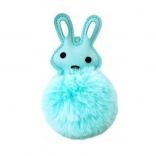 Závěsná dekorace králík s bambulkou (12 × 8 cm)