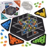 Strategická hra řetězové šachy – obsazuj trojúhelníky