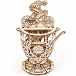 Dřevěné mechanické 3D puzzle UGEARS Cyklista – pohár s pohyblivým mechanismem
