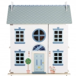 Dřevěný domeček pro panenky se zahradou a příslušenstvím