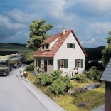 piko hobby rodinný dům se sedlovou střechou H0